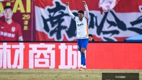 费城球迷狂热购衣瞬间500足球比分网：76人官方集锦展现无限热爱